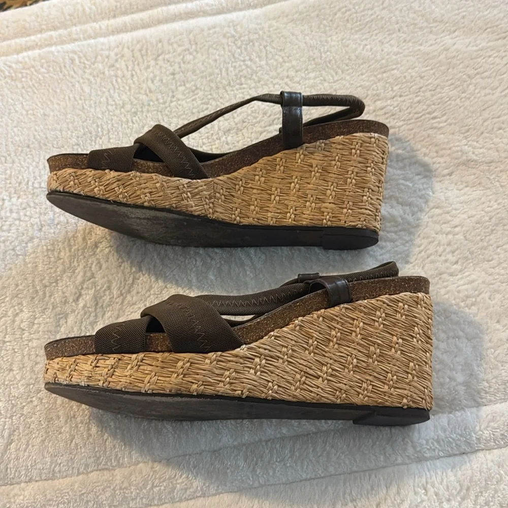 Donald J. Pliner Brown Espadrille Shoes with Minimalist Design